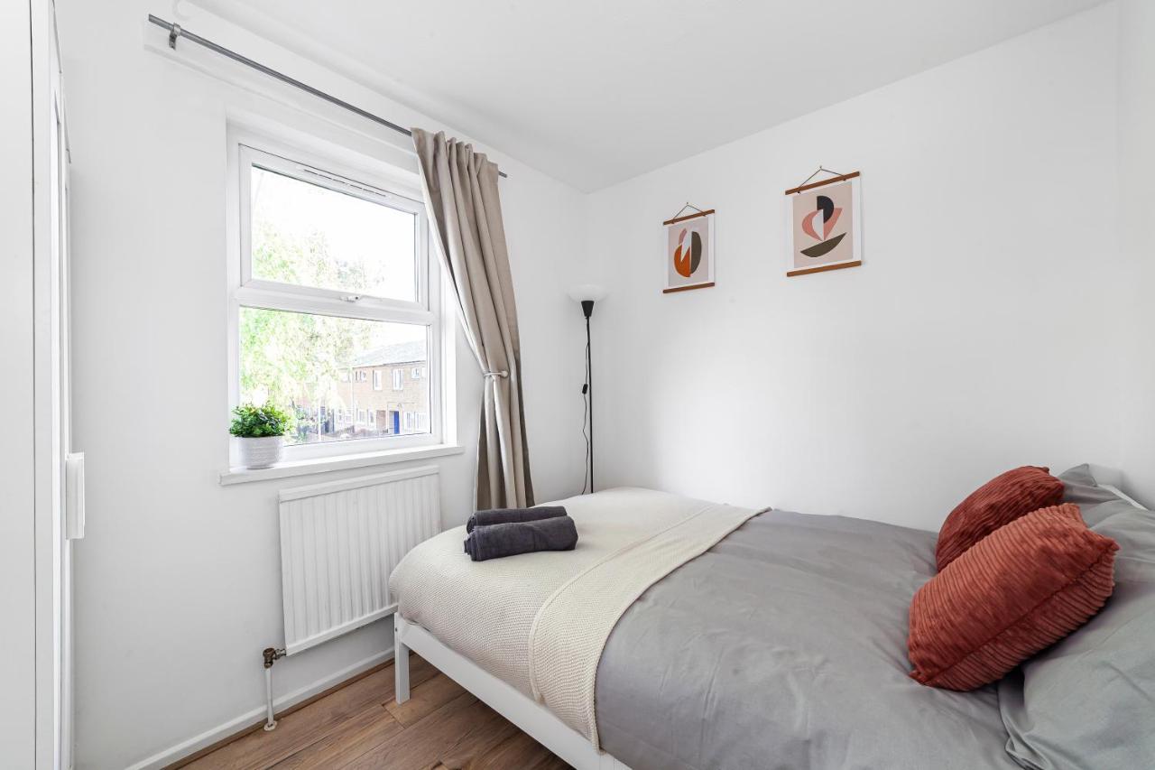 Arte Stays - 3-Bedroom Bright House London, Haggerston, Garden, Parking, 8 Min Walk To Haggerston Station, Weekly Or Monthly Stays, Serviced Accommodation - 7 Guests Екстер'єр фото